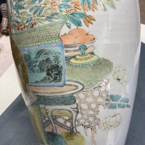 A pair of Chinese qianjiang cai vases with antiquities and buddhist lions, 19/20th C. — photo 35