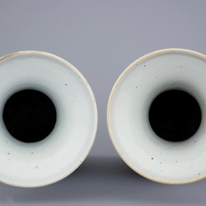 A pair of Chinese qianjiangcai vases signed Xiao Yun, 19/20th C. — 照片 5
