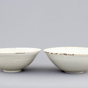 A pair of Chinese Qingbai bowls with fish, Song, 10-13th C. — photo 1