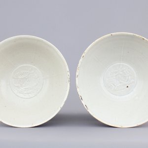 A pair of Chinese Qingbai bowls with fish, Song, 10-13th C. — photo 2