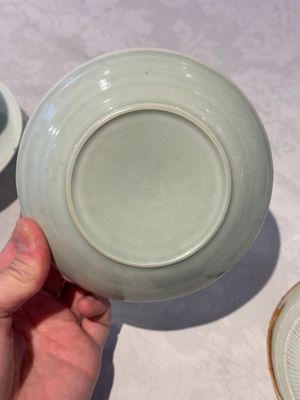 A pair of Chinese qingbai 'crane' plates and a tea bowl with stand, Song/Yuan — photo 11