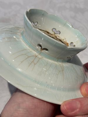 A pair of Chinese qingbai 'crane' plates and a tea bowl with stand, Song/Yuan — photo 19