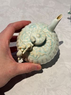 A pair of Chinese qingbai ewers and covers with dragon-form handles, Song/Yuan — 照片 2