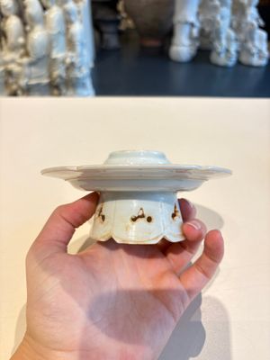 A pair of Chinese qingbai vases and a cup on a stand, 20th C. — 照片 16