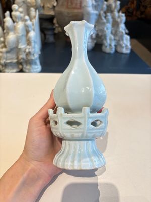 A pair of Chinese qingbai vases and a cup on a stand, 20th C. — 照片 10