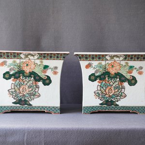 A pair of Chinese rectangular famille rose jardinières, 19th C. — photo 8