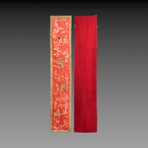 A pair of Chinese red-ground embroidered silk 'Eight Immortals' panels, 19th C. — photo 3