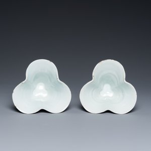 A pair of Chinese reticulated and double-walled blue and white Ming-style beakers with lotus scrolls, Qianlong — photo 6