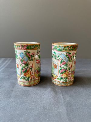 A pair of Chinese reticulated Canton famille rose brush pots, 19th C. — photo 2