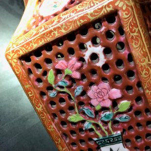 A pair of Chinese reticulated double-walled hexagonal famille rose vases, Yongzheng — photo 17