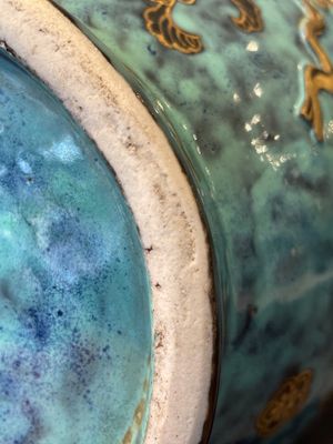 A pair of Chinese robin's egg and faux bronze-glazed 'hu' vases, Qianlong mark, 19th C. — foto 16