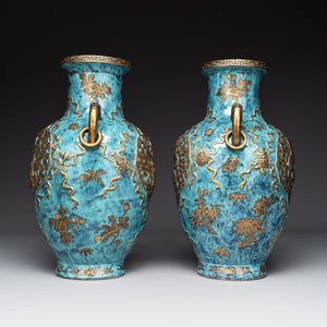 A pair of Chinese robin's egg and faux bronze-glazed 'hu' vases, Qianlong mark, 19th C. — foto 2