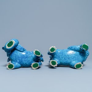 A pair of Chinese robin's egg-glazed models of Buddhist lions, 19th C. — photo 7