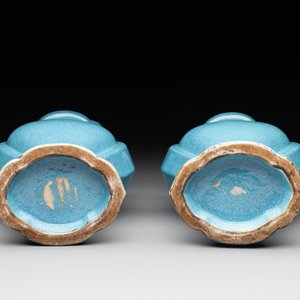 A pair of Chinese robin's egg-glazed vases with 'elephant' handles, 19th C. — photo 7