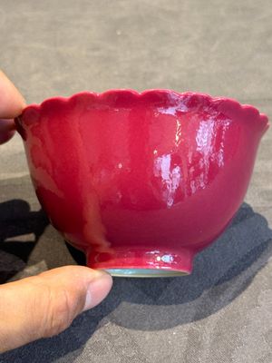 A pair of Chinese ruby-glazed bowls, Qianlong mark, 19/20th C. — photo 13