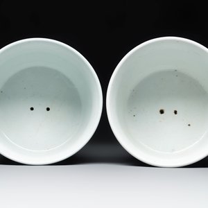 A pair of Chinese sacrificial blue-glazed jardinières, Yongzheng mark, 19th C. — photo 4