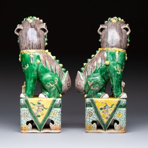 A pair of Chinese sancai-glazed Buddhist lions, 19/20th C. — foto 3