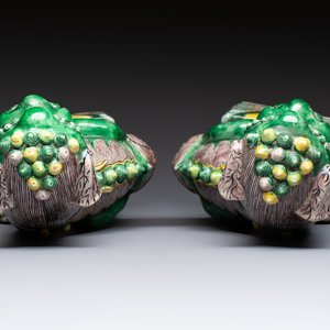 A pair of Chinese sancai-glazed Buddhist lions, 19/20th C. — foto 6