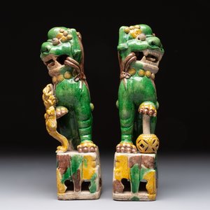 A pair of Chinese sancai-glazed Buddhist lions, 19th C. — photo 3