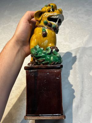 A pair of Chinese sancai-glazed Buddhist lions, Kangxi mark, 19th C. — photo 18