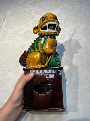 A pair of Chinese sancai-glazed Buddhist lions, Kangxi mark, 19th C. — photo 2