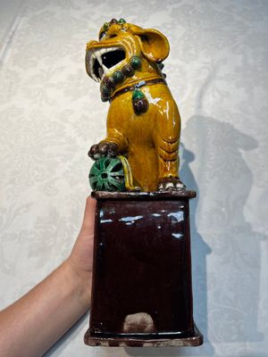 A pair of Chinese sancai-glazed Buddhist lions, Kangxi mark, 19th C. — photo 3