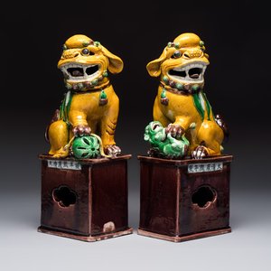A pair of Chinese sancai-glazed Buddhist lions, Kangxi mark, 19th C. — photo 1