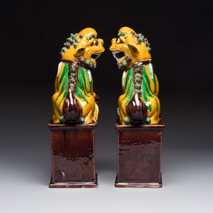 A pair of Chinese sancai-glazed Buddhist lions, Kangxi mark, 19th C. — photo 3