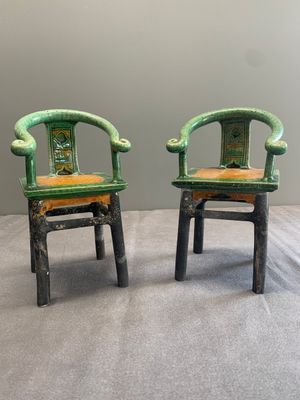 A pair of Chinese sancai-glazed miniature horseshoe-back chairs, Ming — photo 1