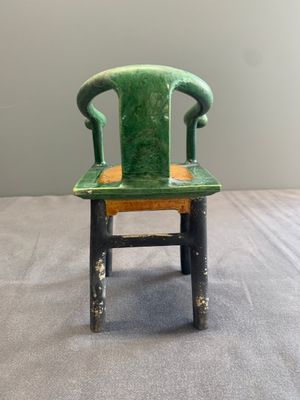 A pair of Chinese sancai-glazed miniature horseshoe-back chairs, Ming — photo 10