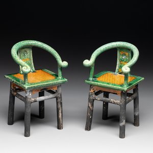 A pair of Chinese sancai-glazed miniature horseshoe-back chairs, Ming — photo 1