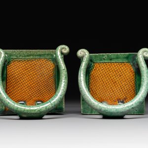 A pair of Chinese sancai-glazed miniature horseshoe-back chairs, Ming — photo 6