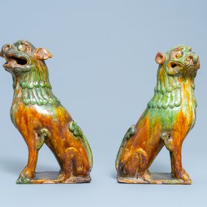 A pair of Chinese sancai-glazed models of temple lions, Ming — photo 5