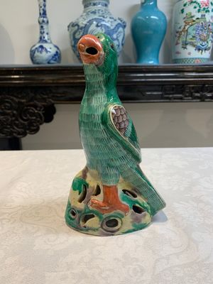 A pair of Chinese sancai-glazed parrots, 19th C. — photo 3