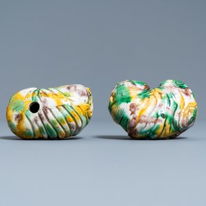 A pair of Chinese sancai models of dogs and a pair of 'Buddhist lions' joss stick holders, Kangxi — photo 8