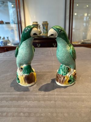 A pair of Chinese sancai parrots, Kangxi — foto 1