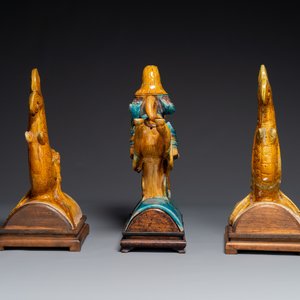 A pair of Chinese sancai roof tiles in the shape of a fish and a warrior on horseback, Ming — photo 3