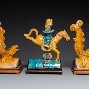 A pair of Chinese sancai roof tiles in the shape of a fish and a warrior on horseback, Ming — photo 4