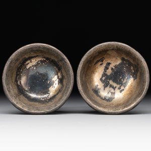 A pair of Chinese silver-lined tixi lacquer cups, Ming — photo 3