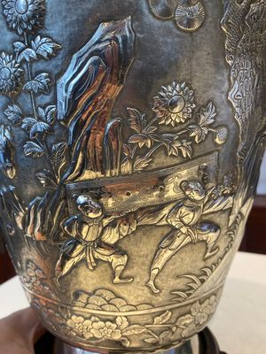 A pair of Chinese silver vases depicting 'Guo Ziyi's birthday', Qingyun 慶雲 mark, 19th C. — photo 24