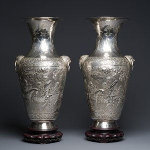 A pair of Chinese silver vases depicting 'Guo Ziyi's birthday', Qingyun 慶雲 mark, 19th C. — photo 1