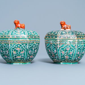 A pair of Chinese Thai market Bencharong covered boxes, 19th C. — photo 2