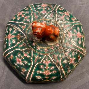 A pair of Chinese Thai market Bencharong covered boxes, 19th C. — photo 32