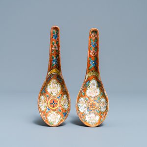 A pair of Chinese Thai market Bencharong spoons, 19th C. — 照片 1