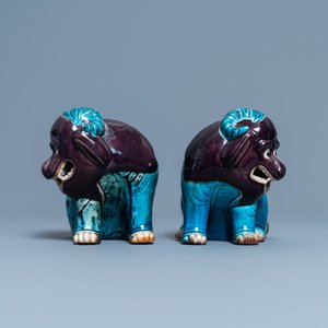 A pair of Chinese turquoise- and aubergine-glazed models of mythical animals, 19th C. — photo 3