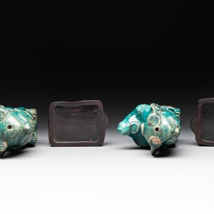 A pair of Chinese turquoise-glazed Buddhist lions on stands, probably Swatow kilns, 19th C. — photo 6