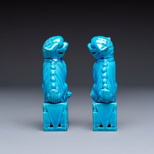 A pair of Chinese turquoise-glazed cats and a pair of Buddhist lions, 20th C. — photo 11
