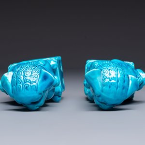 A pair of Chinese turquoise-glazed cats and a pair of Buddhist lions, 20th C. — photo 12