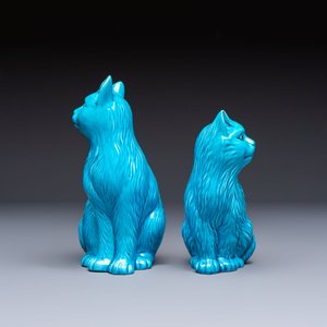 A pair of Chinese turquoise-glazed cats and a pair of Buddhist lions, 20th C. — photo 3