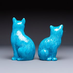 A pair of Chinese turquoise-glazed cats and a pair of Buddhist lions, 20th C. — photo 4